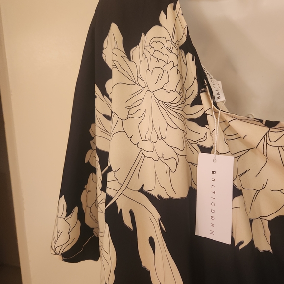 Baltic Born Halston Navy Cream Floral One Shoulder Maxi Dress SzLarge NWT - Picture 15 of 15